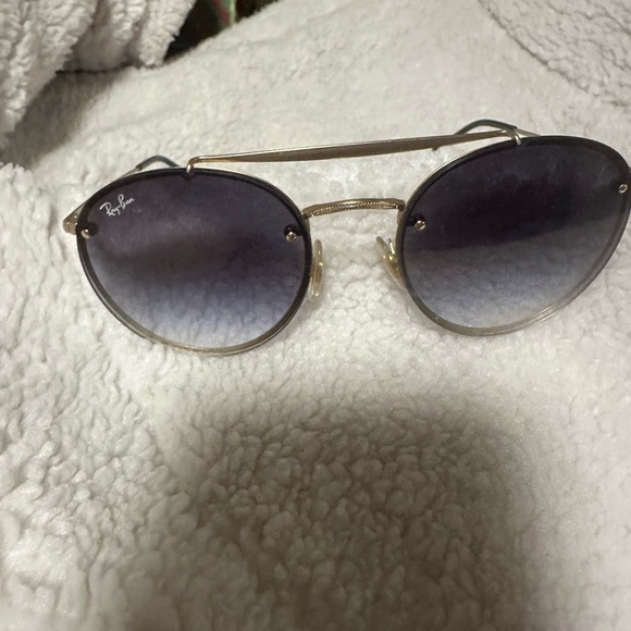 Ray-Ban Gold Frame Sunglasses with Black Lenses main image 6